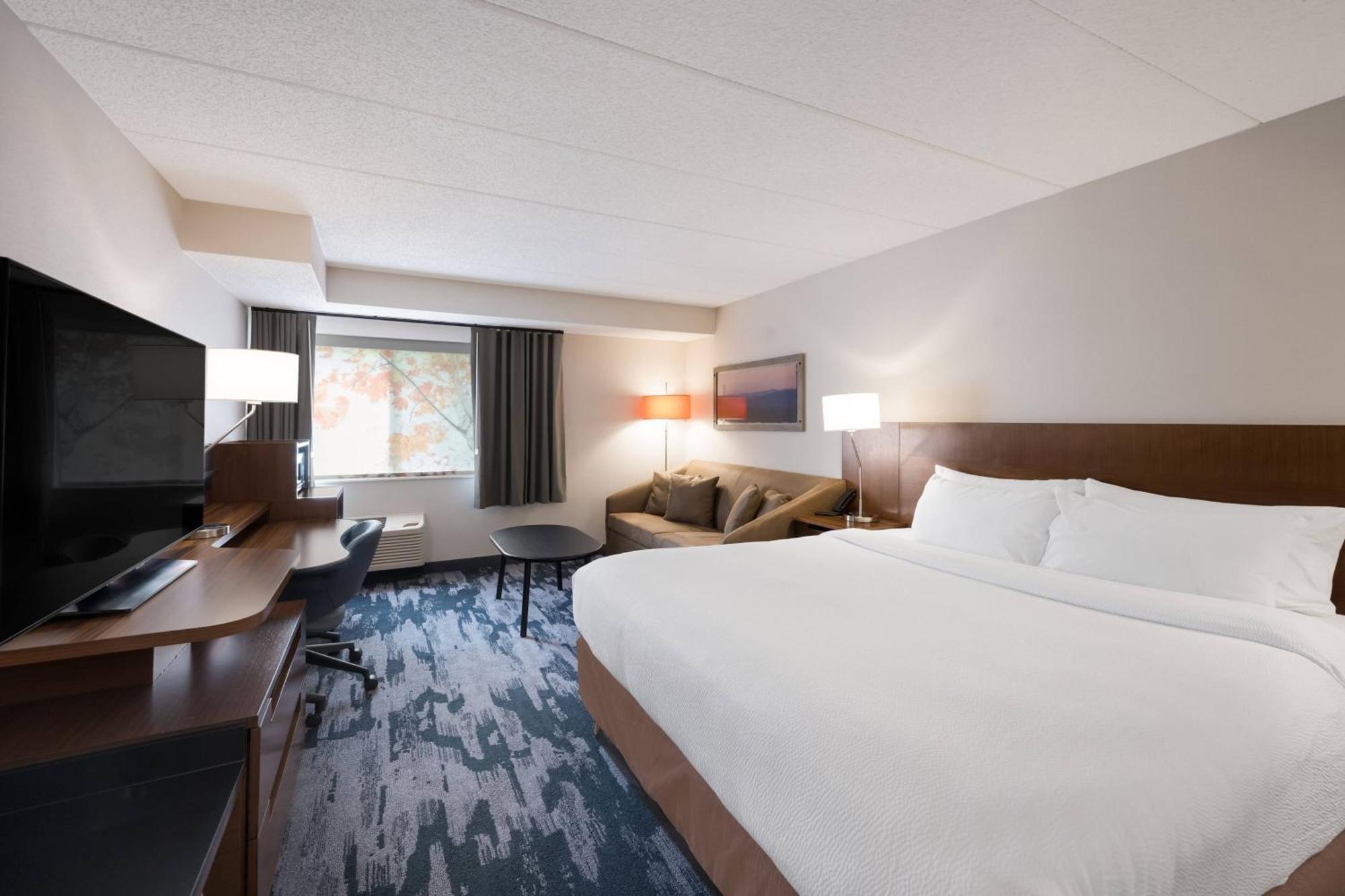 Fairfield Inn By Marriott Еймсбері Екстер'єр фото