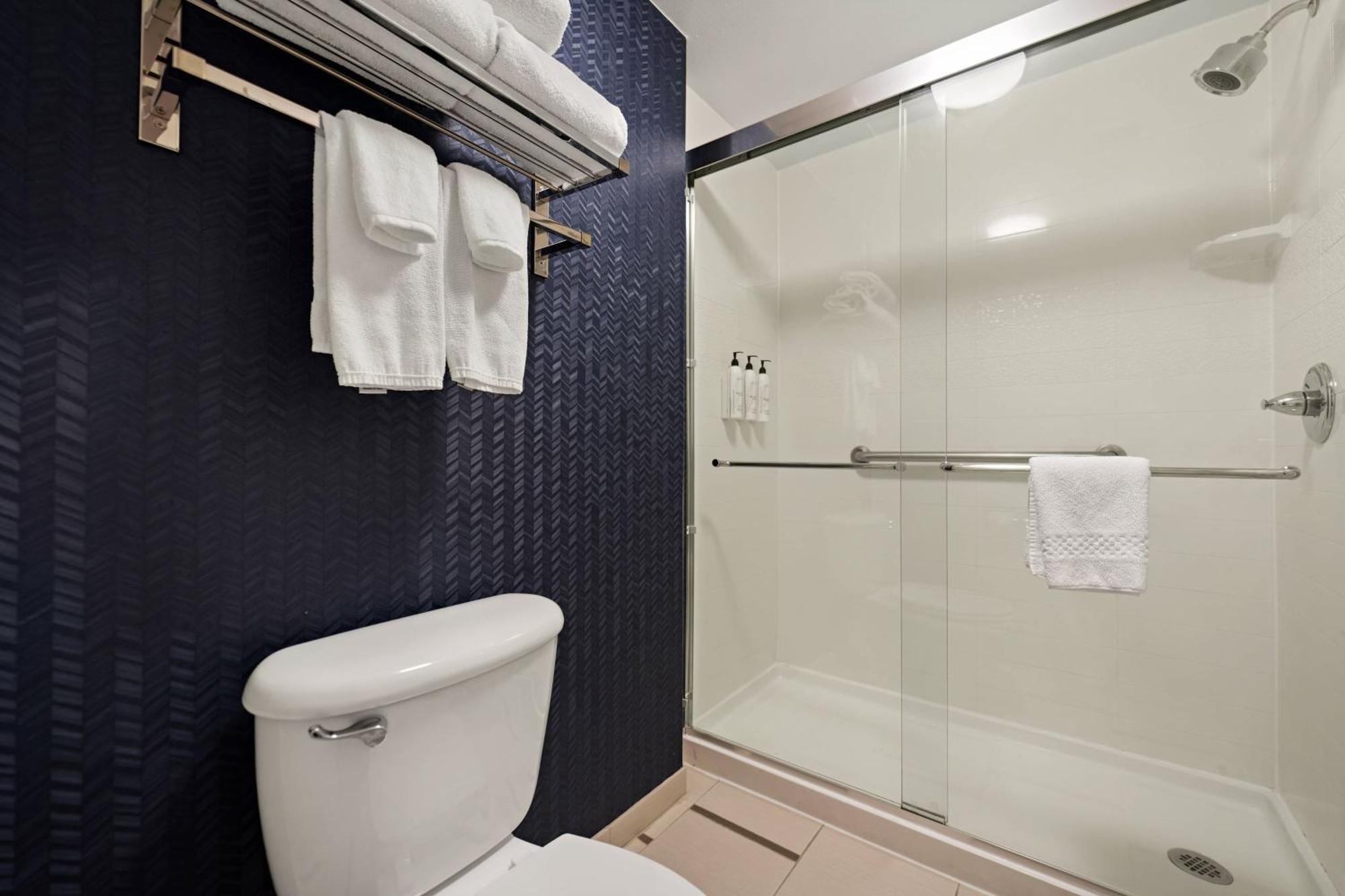 Fairfield Inn By Marriott Еймсбері Екстер'єр фото