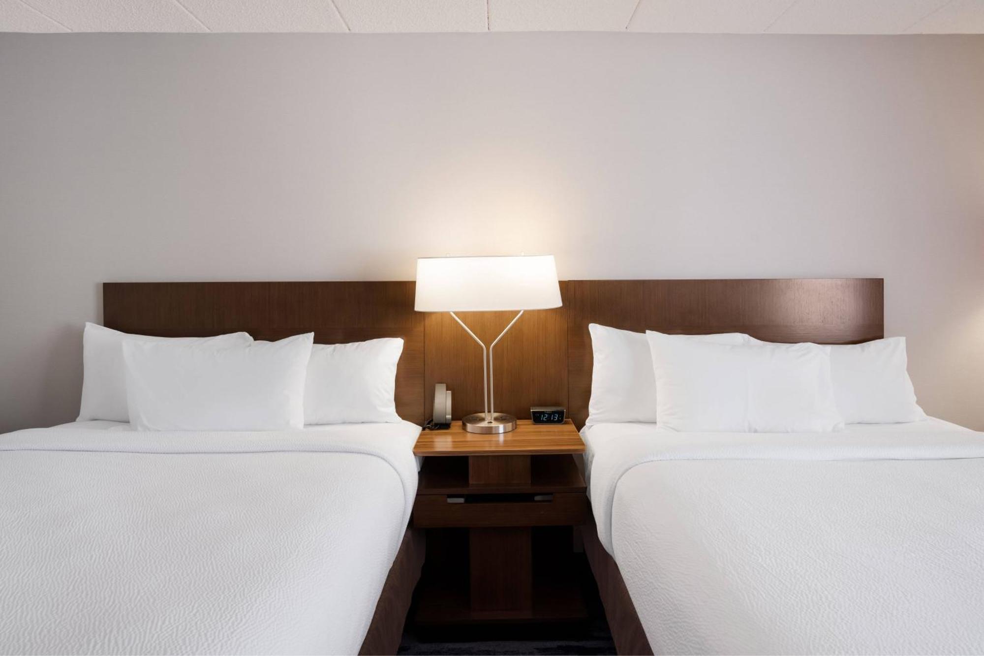 Fairfield Inn By Marriott Еймсбері Екстер'єр фото