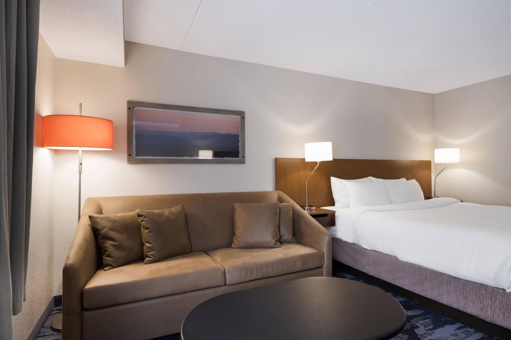 Fairfield Inn By Marriott Еймсбері Екстер'єр фото
