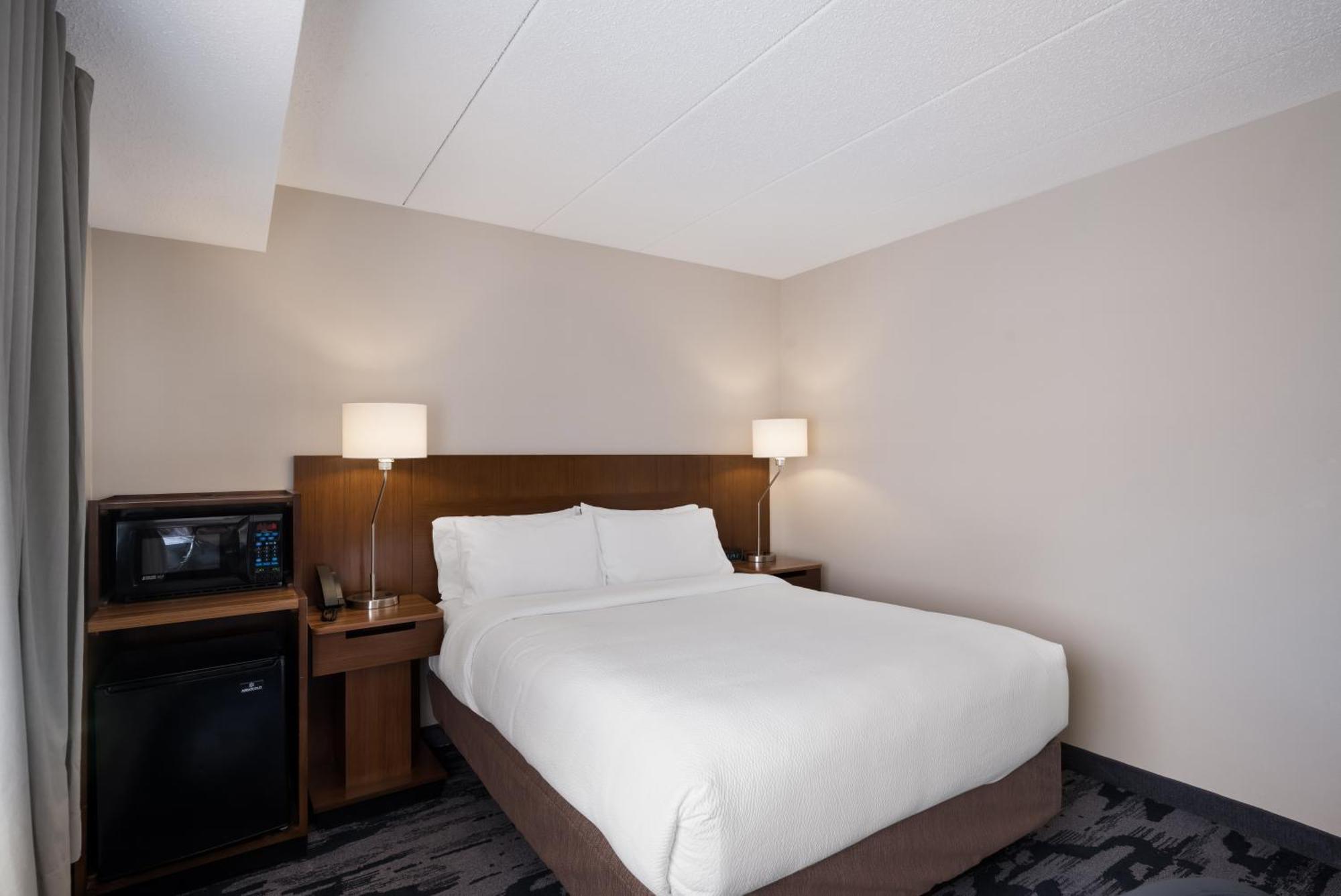 Fairfield Inn By Marriott Еймсбері Екстер'єр фото