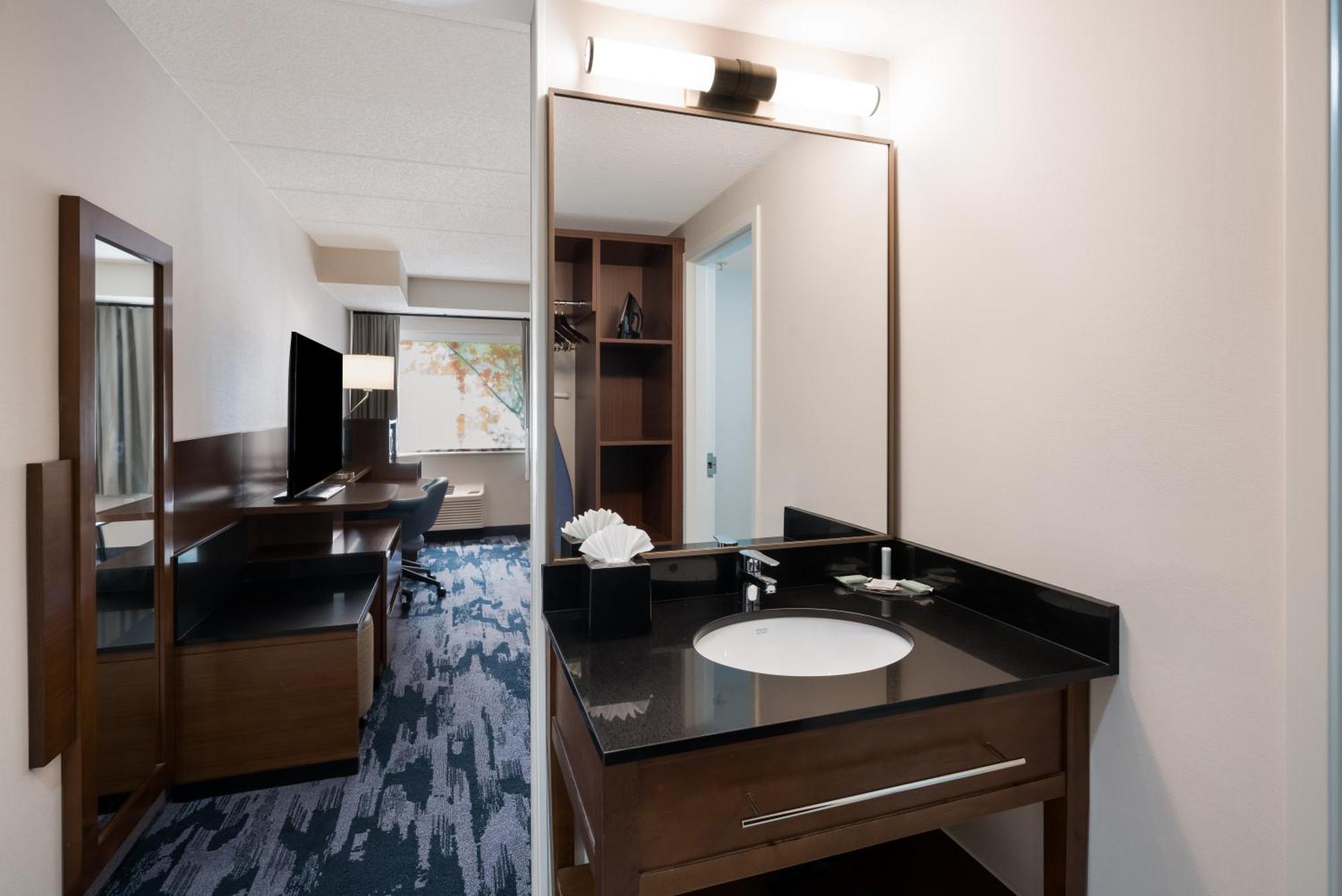 Fairfield Inn By Marriott Еймсбері Екстер'єр фото
