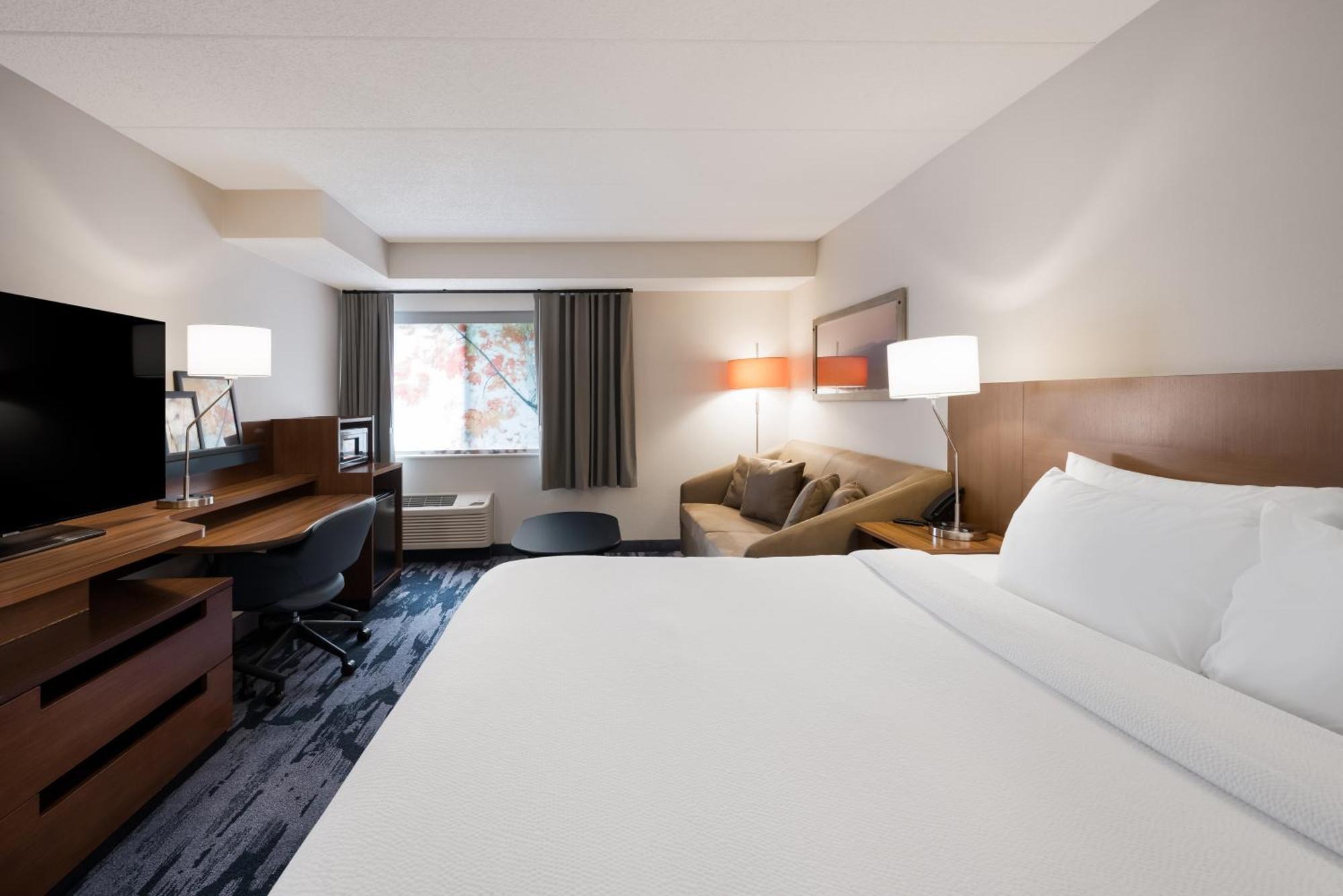 Fairfield Inn By Marriott Еймсбері Екстер'єр фото