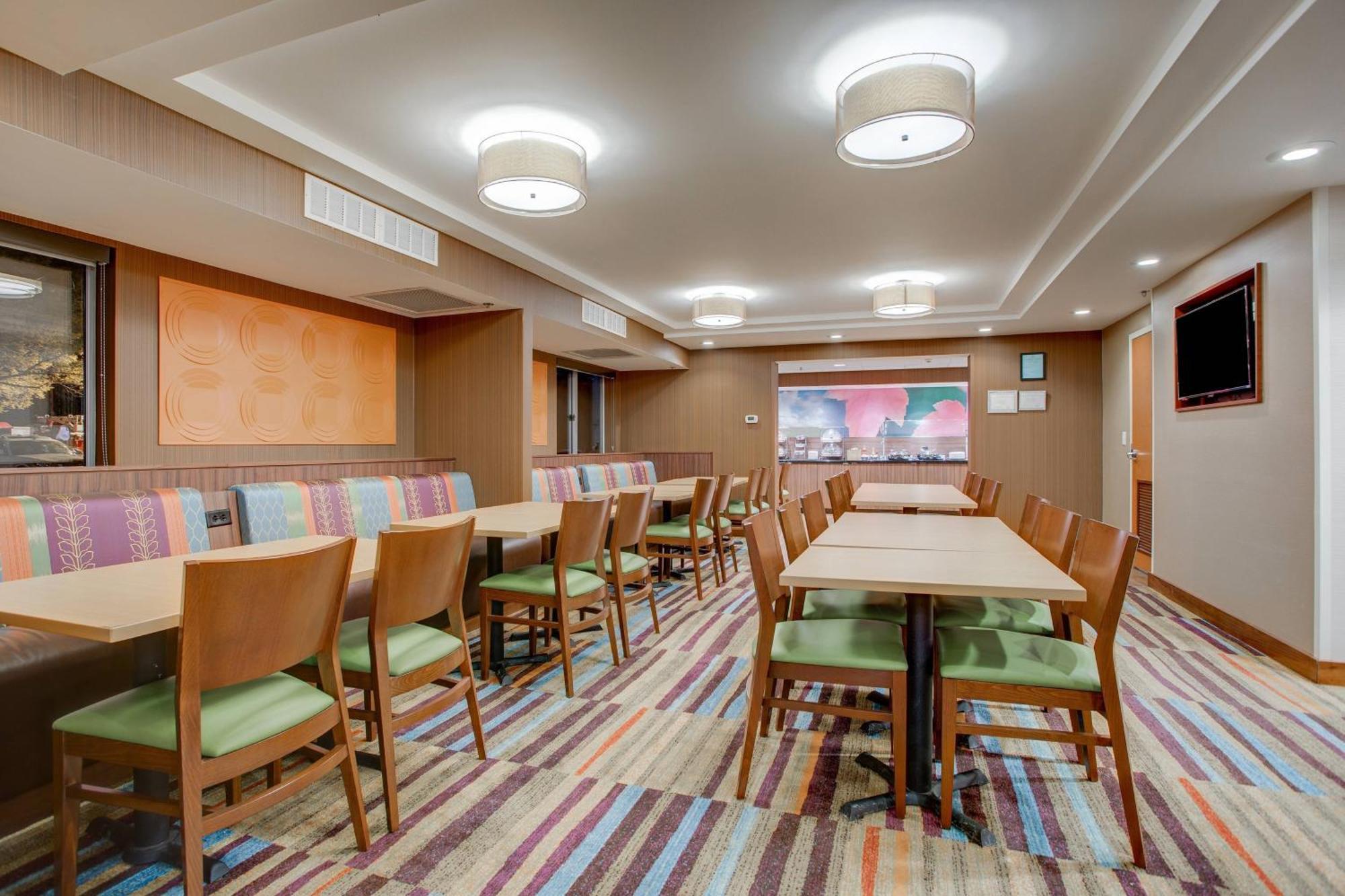 Fairfield Inn By Marriott Еймсбері Екстер'єр фото