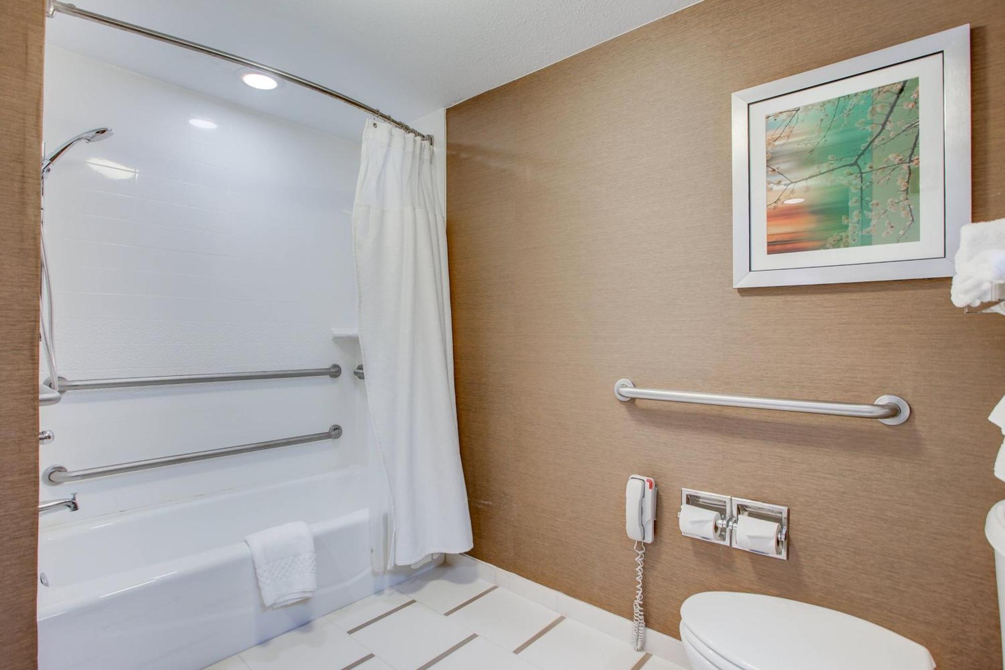Fairfield Inn By Marriott Еймсбері Екстер'єр фото