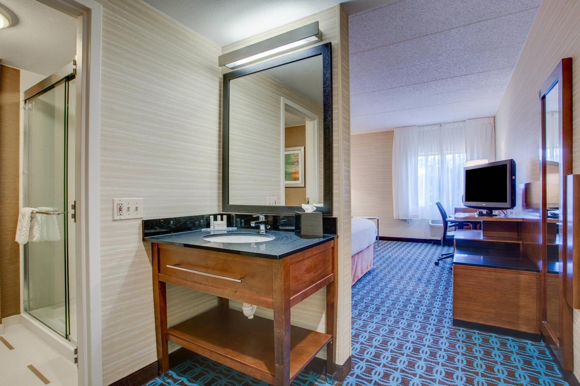 Fairfield Inn By Marriott Еймсбері Екстер'єр фото
