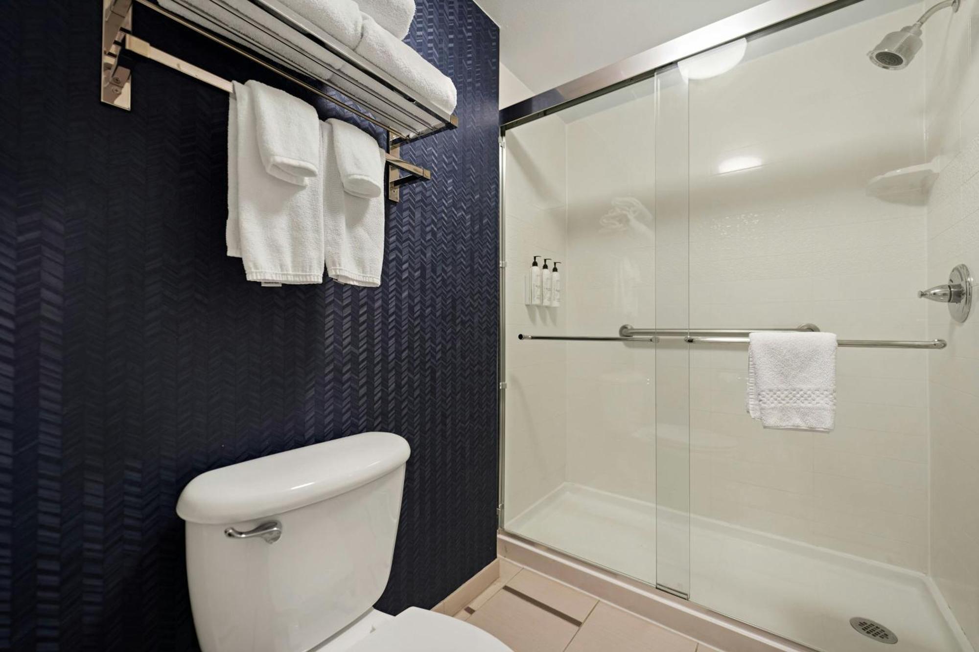 Fairfield Inn By Marriott Еймсбері Екстер'єр фото